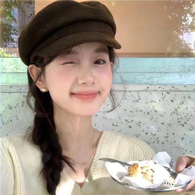 穿风信子蓝的少女